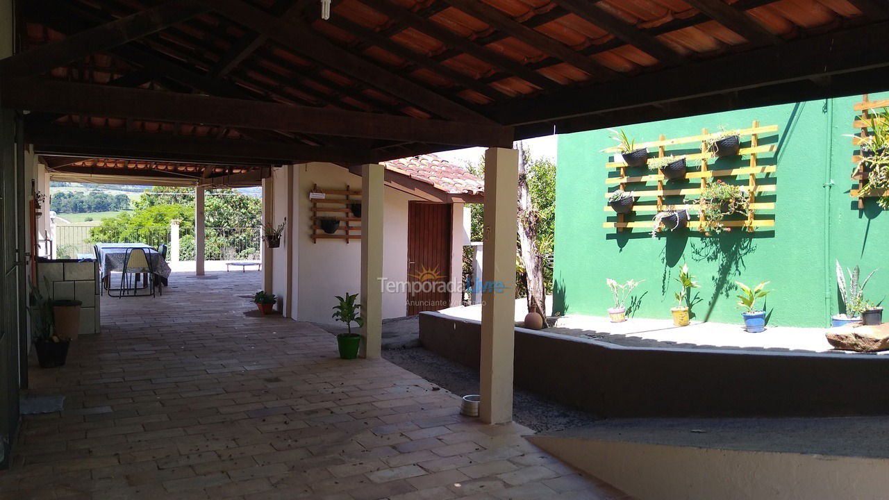 Chácara / sítio para aluguel de temporada em Serra Negra (Jardim do Salto 1)