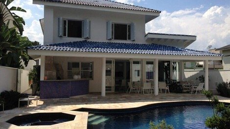 Casa na Riviera De São Lourenço 150 mts da praia 5 suites (1 de idoso)