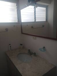Spacious apartment overlooking the sea in Pitangueiras