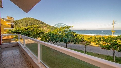 Casa Geminada de frente para a Praia de Quatro Ilhas - EXCLUSIVO