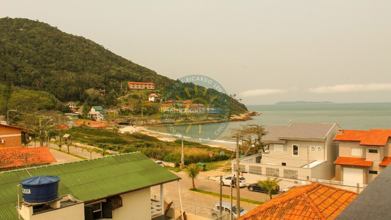 Apartamento para aluguel de temporada em Bombinhas (Praia de Quatro Ilhas)