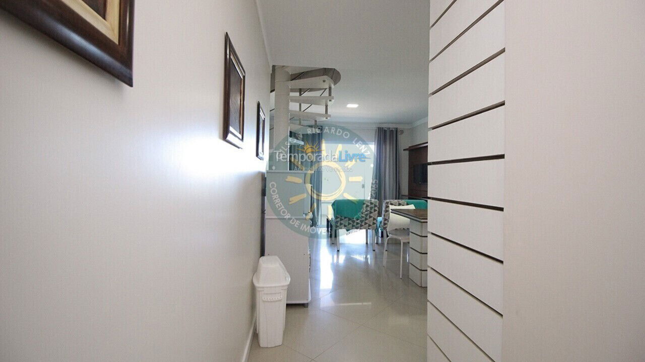 Apartamento para aluguel de temporada em Bombinhas (Praia de Quatro Ilhas)