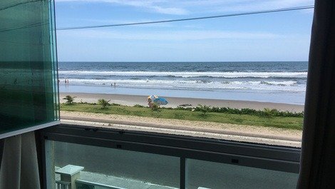 Apartamento junto al mar, top de playa limpio ap a estrenar