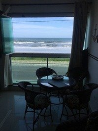 Apartamento junto al mar, top de playa limpio ap a estrenar