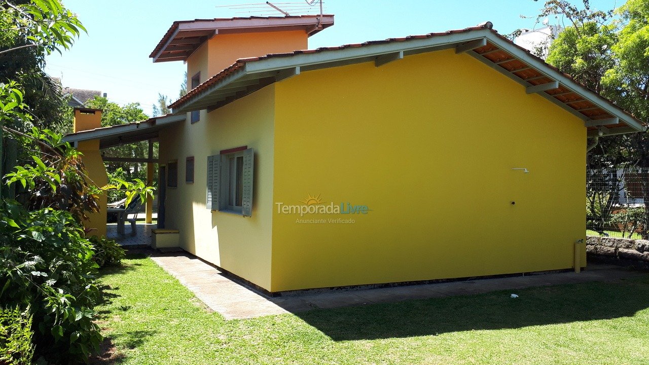 Casa para aluguel de temporada em Garopaba (Praia da Barra)