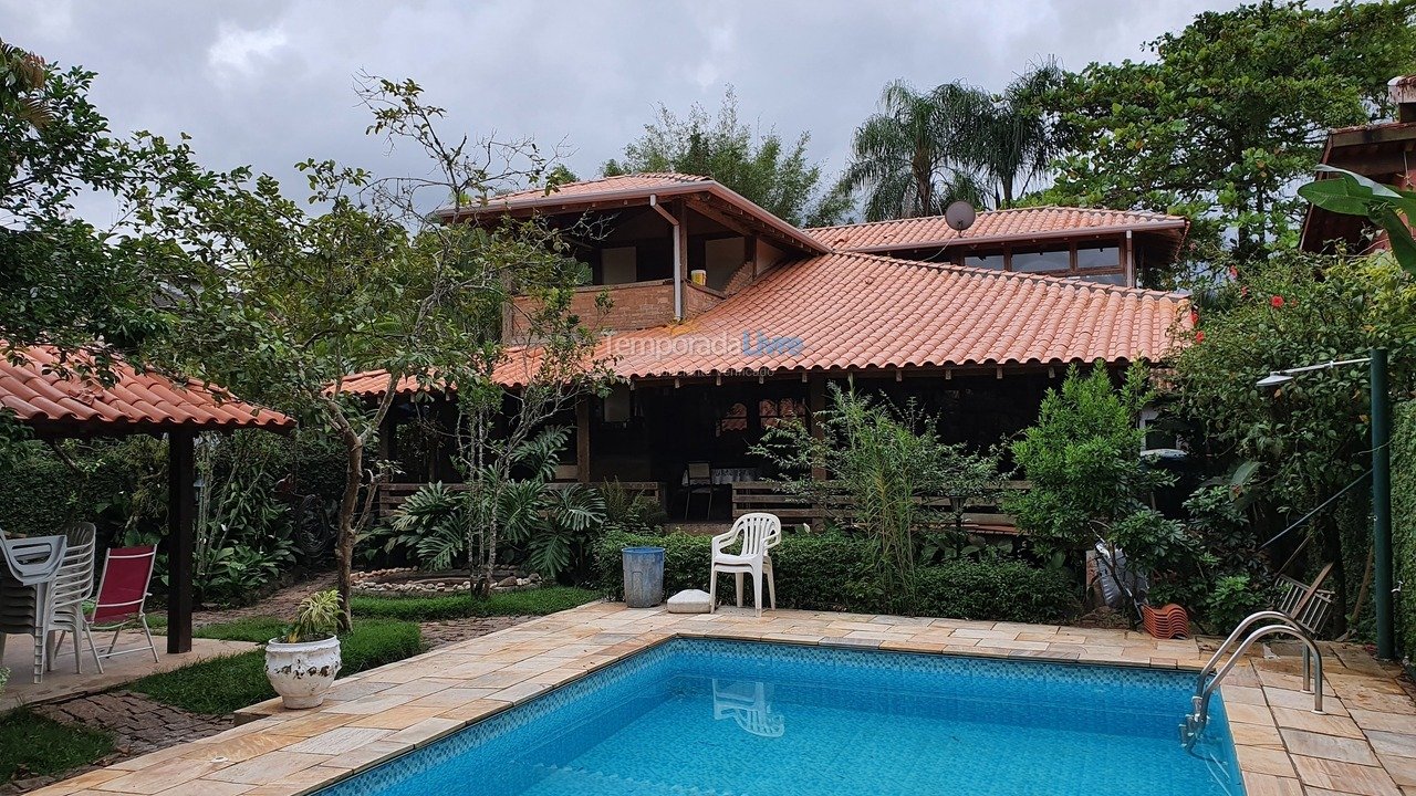 Casa para alquiler de vacaciones em São Sebastião (Camburi)