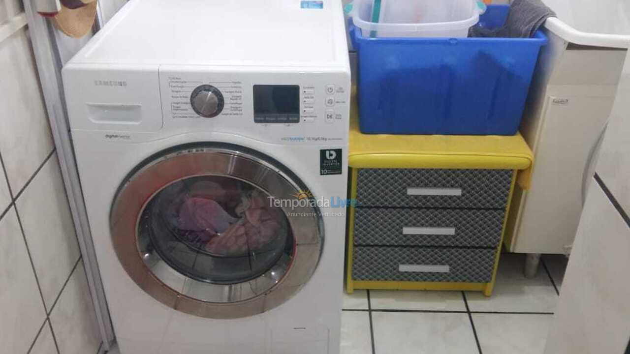 Apartamento para aluguel de temporada em Itapema (Meia Praia)