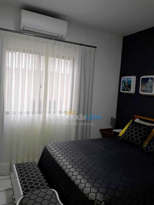 Apartamento para aluguel de temporada em Itapema (Meia Praia)