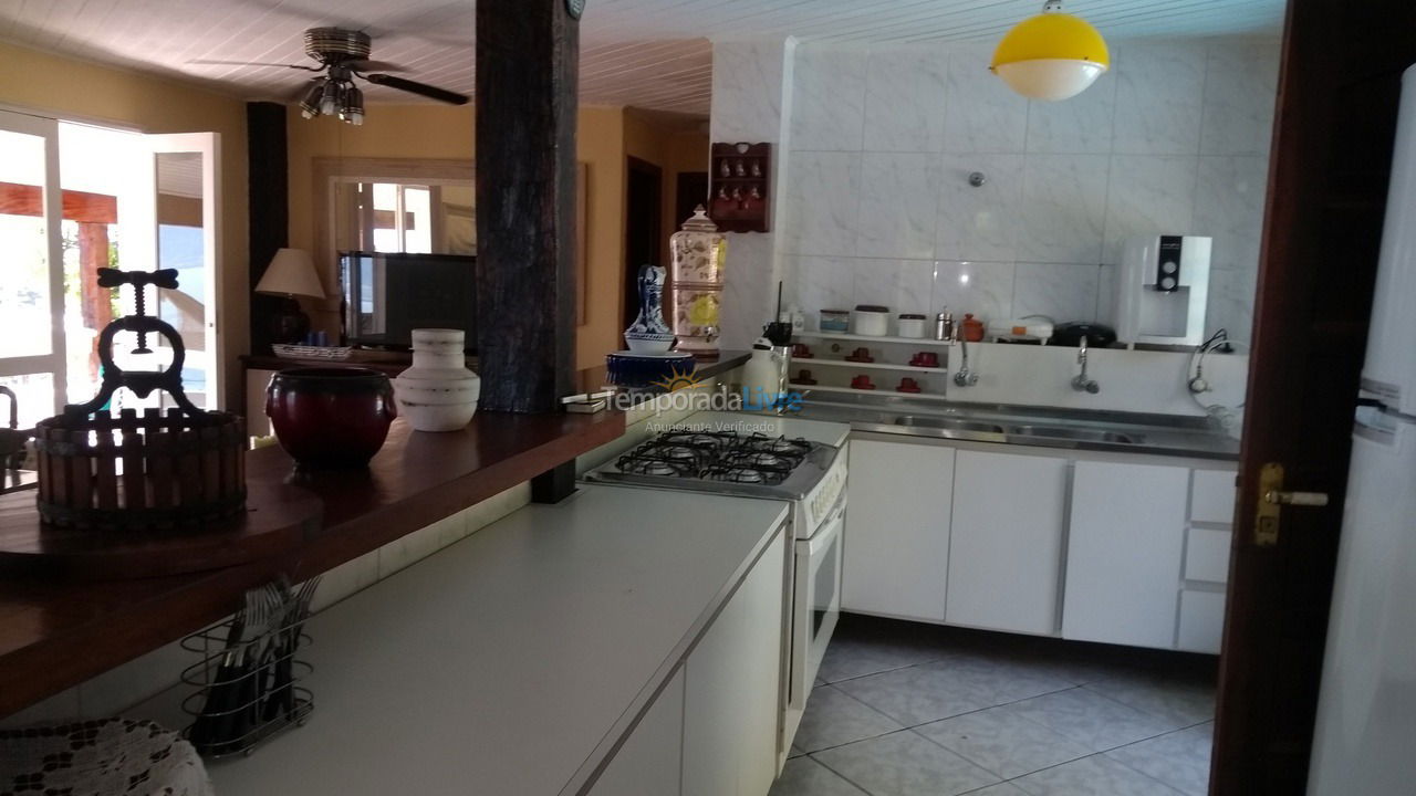 Casa para alquiler de vacaciones em Ilhabela (Praia de Santa Tereza)