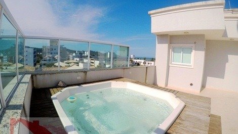 Finely furnished duplex overlooking the sea in Mariscal!
