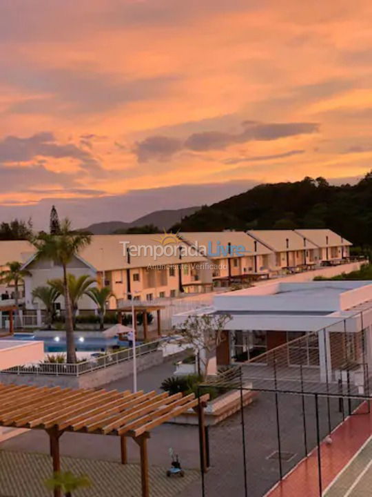 Casa para aluguel de temporada em Florianópolis (Morro das Pedras Campeche)