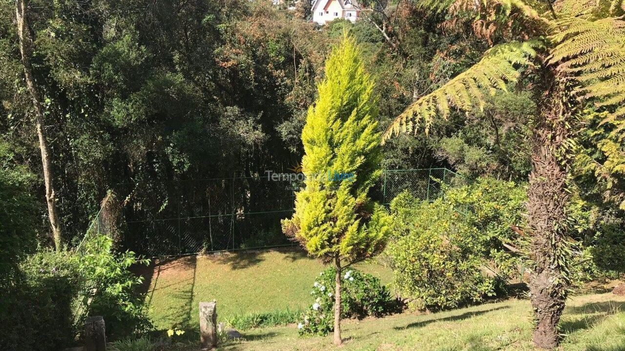 Casa para aluguel de temporada em Campos do Jordão (Jardim Primavera)