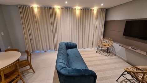 Spacious Apartment in the center of Foz with Feng Shui