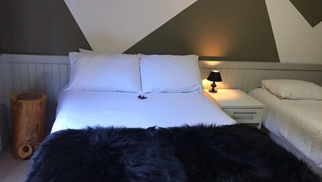 Quarto Triplo com Vista Jardim