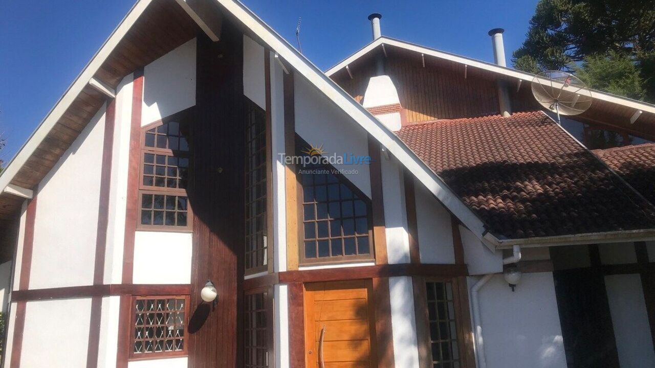 Casa para aluguel de temporada em Campos do Jordão (Colinas Capivari)