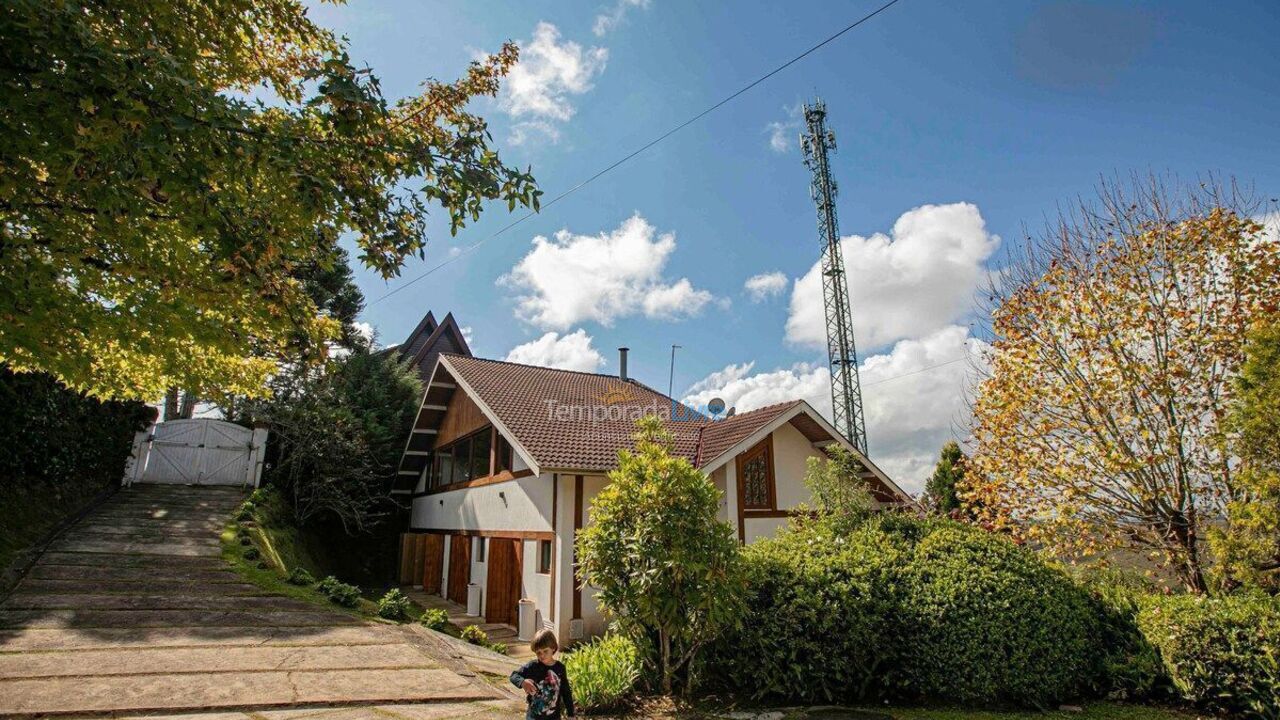 Casa para aluguel de temporada em Campos do Jordão (Colinas Capivari)