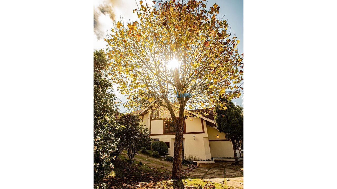 Casa para aluguel de temporada em Campos do Jordão (Colinas Capivari)