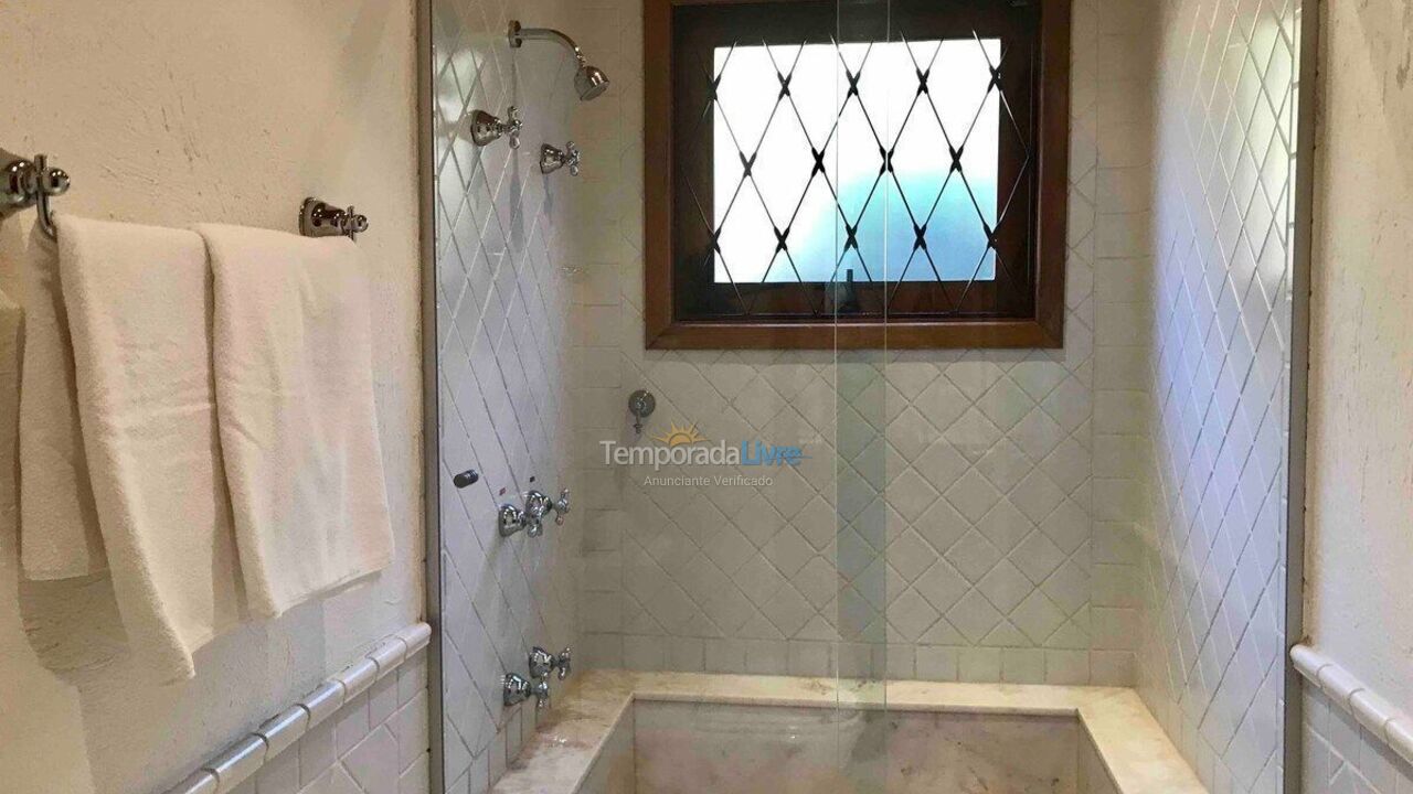 Casa para aluguel de temporada em Campos do Jordão (Colinas Capivari)
