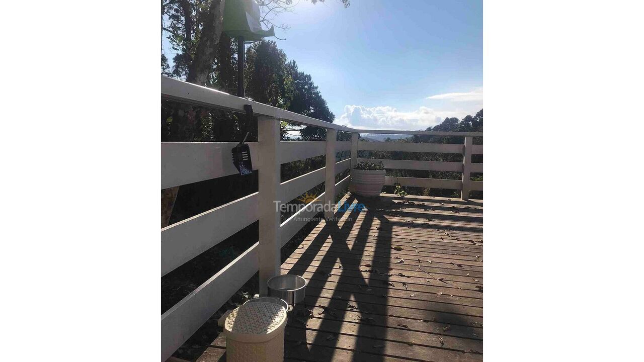 Casa para aluguel de temporada em Campos do Jordão (Colinas Capivari)