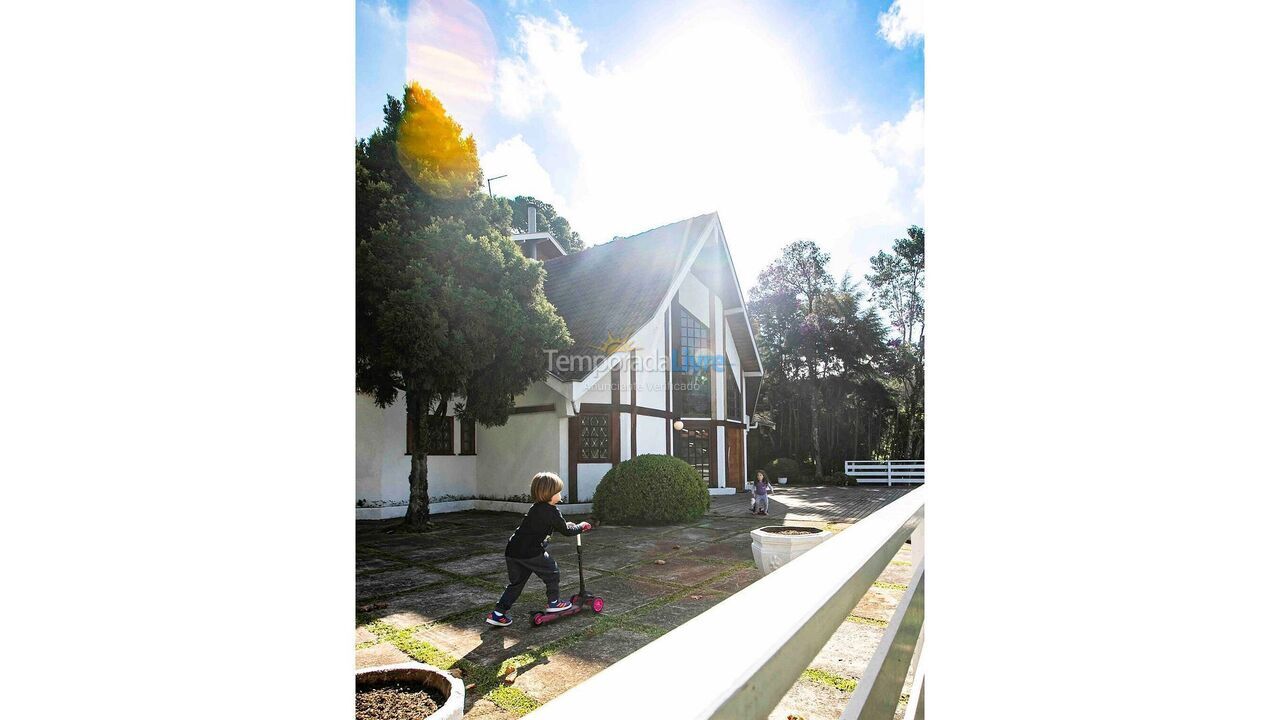 Casa para aluguel de temporada em Campos do Jordão (Colinas Capivari)