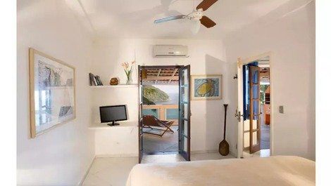 Casa con vista a la playa de Sahy en Condominio. 2 suites TOTAL WI-FI