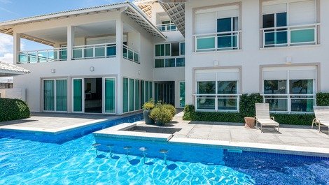 Exclusive Mansion on the Beira Mar de Muro Alto