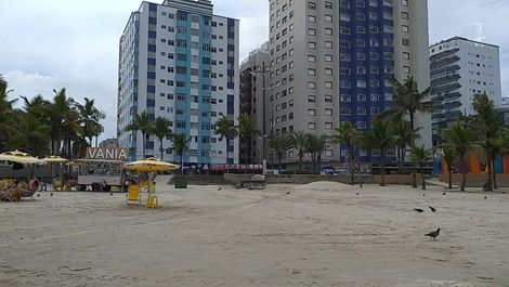 Pie apto en la arena, con hermosa vista al mar, ciudad Ocian Praia Grande