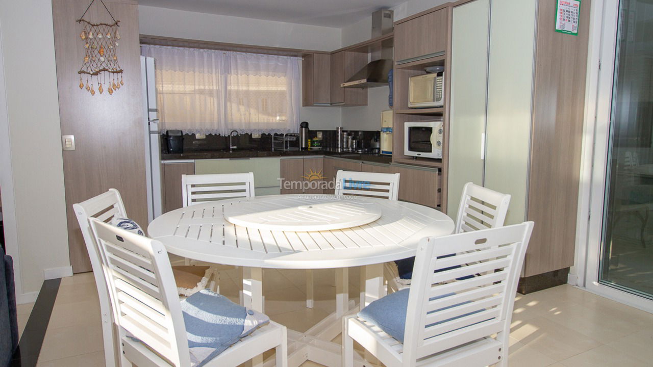 House for vacation rental in Bombinhas (Praia de Bombas)