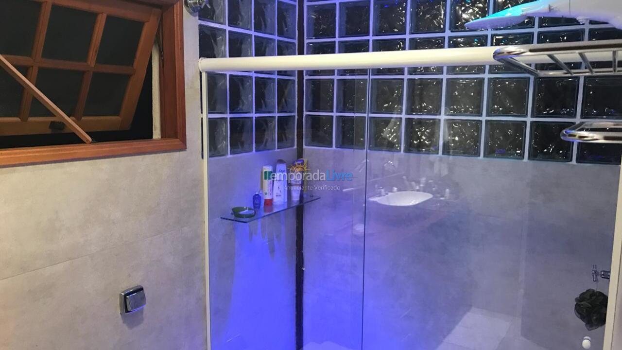 Casa para aluguel de temporada em São Sebastião (Boiçucanga)