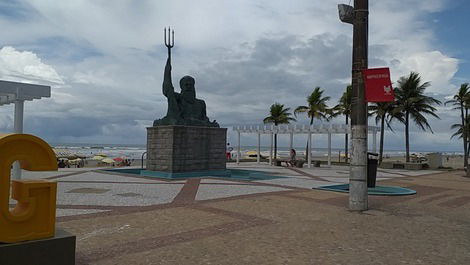 Pie apto en la arena, con hermosa vista al mar, ciudad Ocian Praia Grande