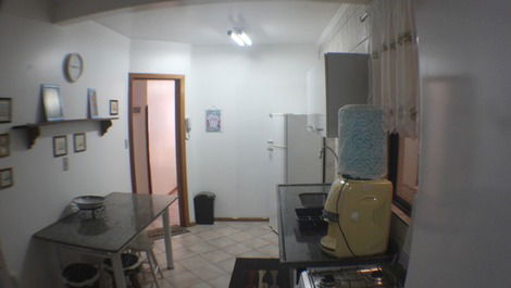 Apartamento para Aluguel Temporada Quadra Mar Meia Praia / Itapema S.C