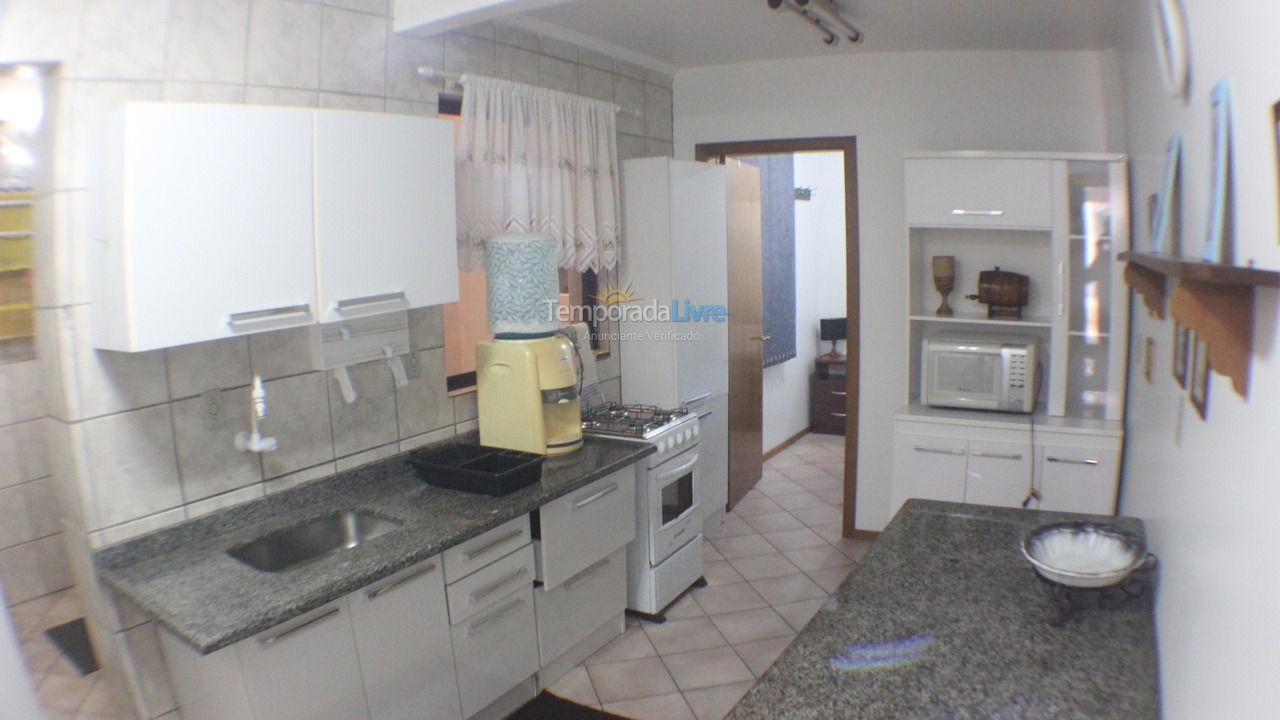 Apartment for vacation rental in Itapema (Meia Praia)