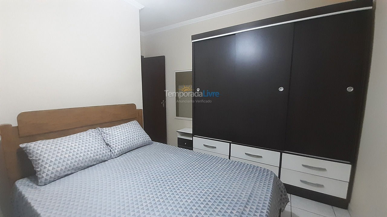 Apartamento para aluguel de temporada em Praia Grande (Canto do Forte)