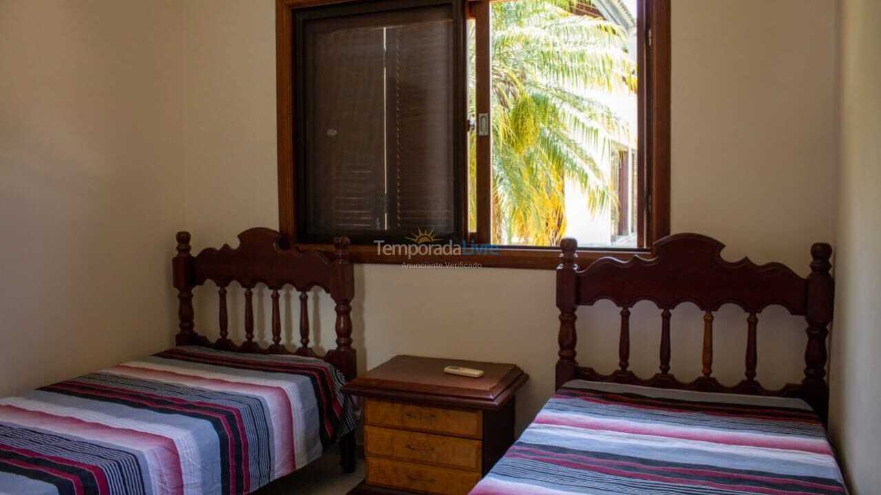 Casa para aluguel de temporada em Guarujá (Praia do Pernambuco)
