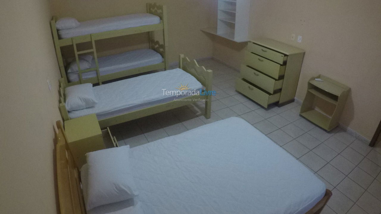 Casa para aluguel de temporada em Penha (Armaçao)