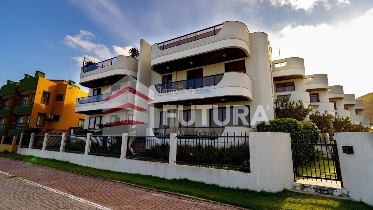 Casa para aluguel de temporada em Bombinhas (Praia de Bombas)