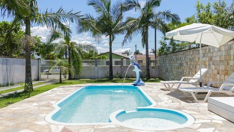 House in Guaratuba, PR 480 meters from the Sea
