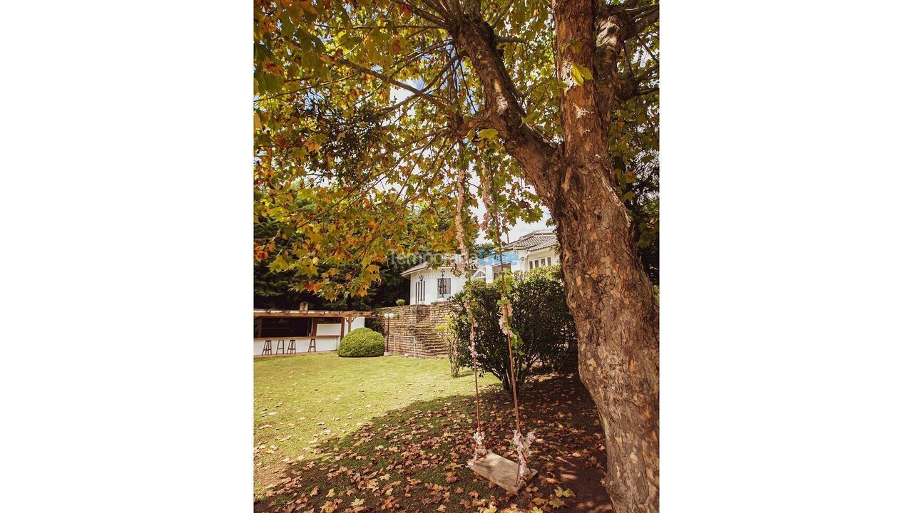 Casa para aluguel de temporada em Campos do Jordão (Colinas Capivari)