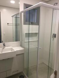 Apartamento pé na areia no módulo 5, na Riviera de São Lourenço.