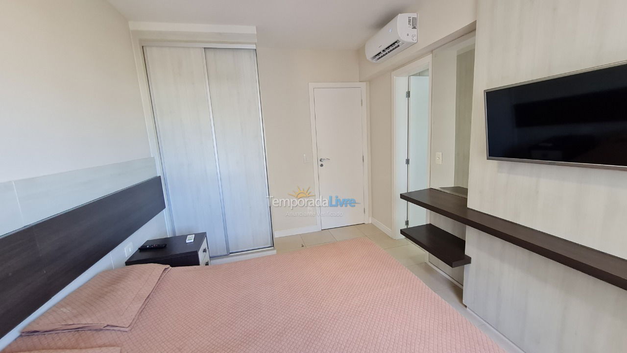 Apartamento para aluguel de temporada em Guarujá (Pitangueiras)