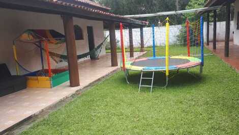 Chácara ótima para descanso e comemoração