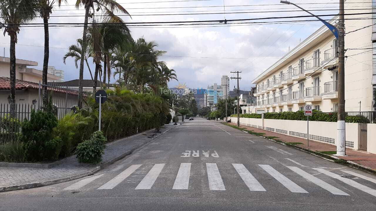 Apartamento para aluguel de temporada em Guarujá (Enseada)