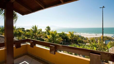 House with all comfort, sea front in the best location of Jurerê I...