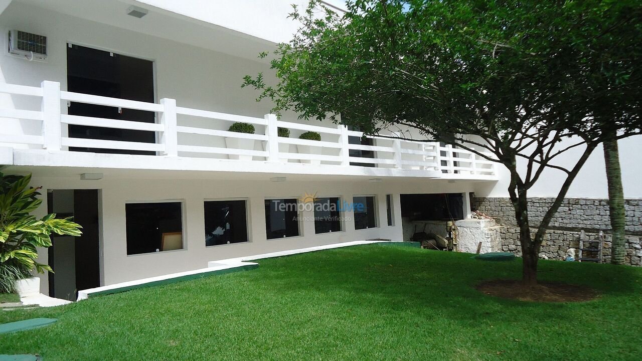 Casa para alquiler de vacaciones em Angra Dos Reis (Condominio Portogalo)