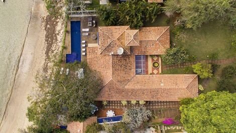 Buz028 - Beautiful house with 6 rooms on the seafront in Búzios