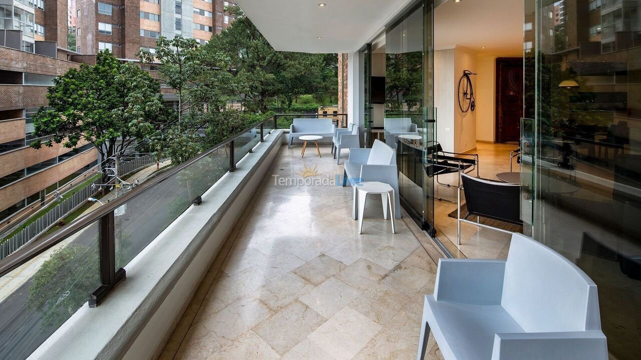 Apartamento para aluguel de temporada em Medellin (El Poblado)