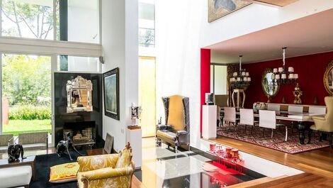 Bog002 - Luxurious 4 bedroom villa with green surroundings in Bogotá