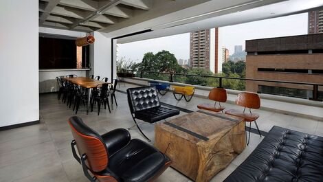 Med049 - Luxurious apartment with great views in Medellin