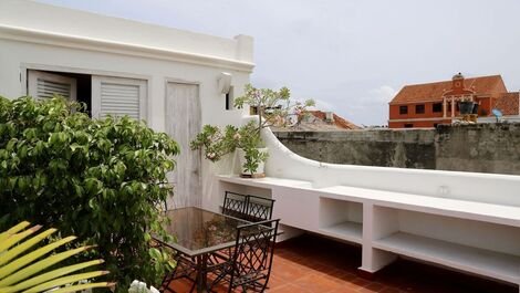 Car013 - Modern house in the historic center of Cartagena