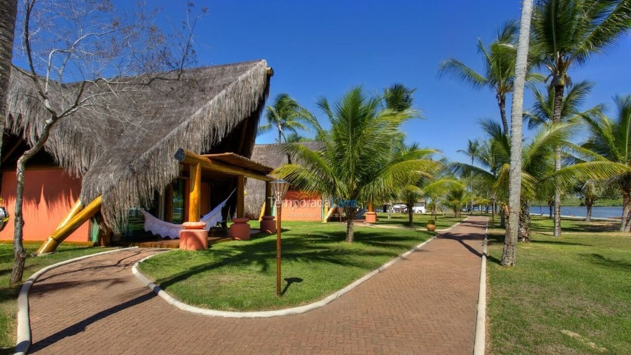 Casa para aluguel de temporada em Santa Cruz Cabrália (Ilha Paraíso)
